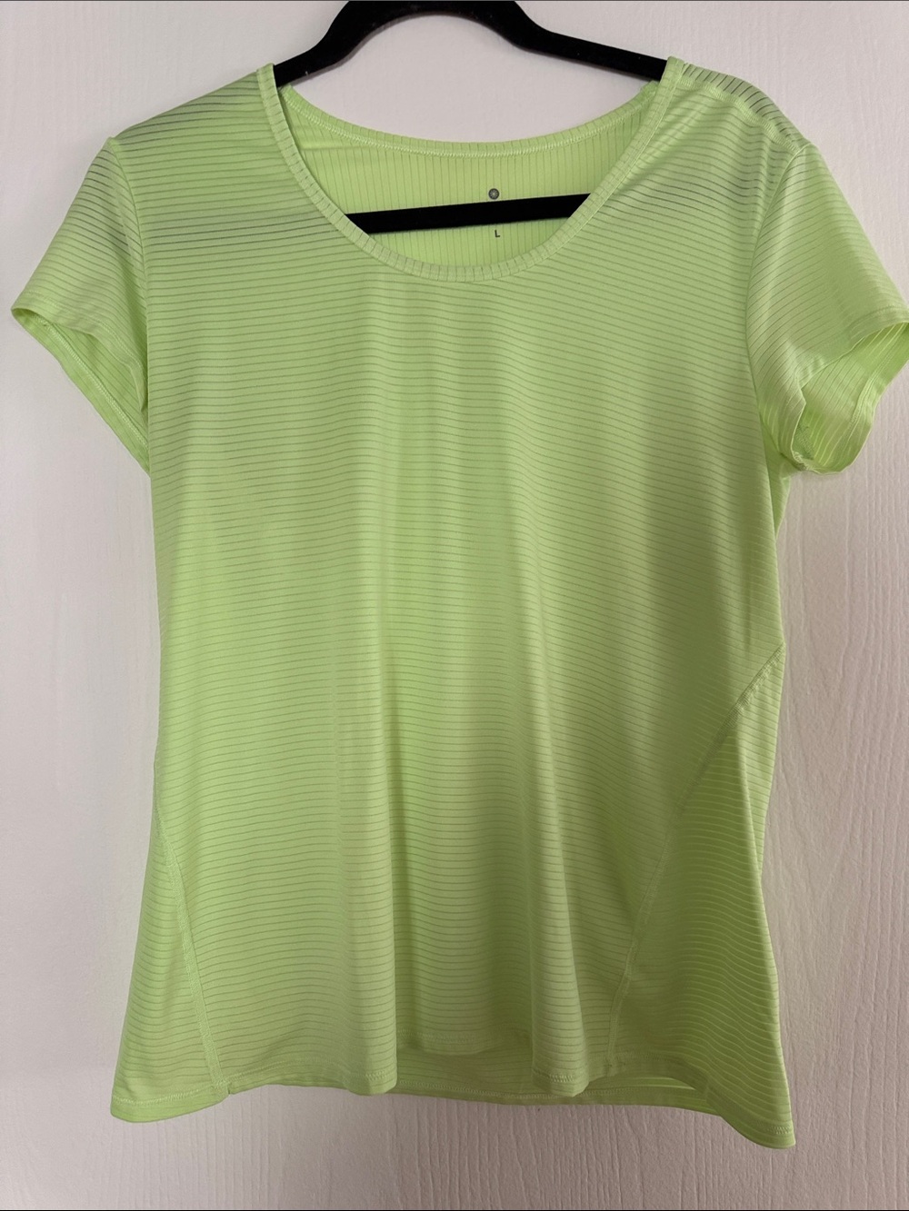 Athleta Light Green Short Sleeve Women’s Top